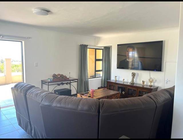 3 BEDROOM TOWNHOUSE FOR SALE IN MOSSEL BAY CENTRAL